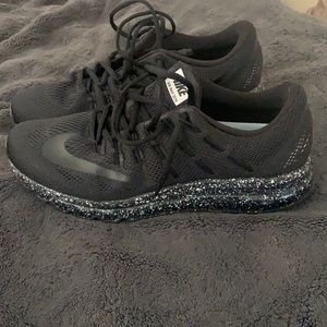 NWOT Nike Air Max 2016 men’s shoes